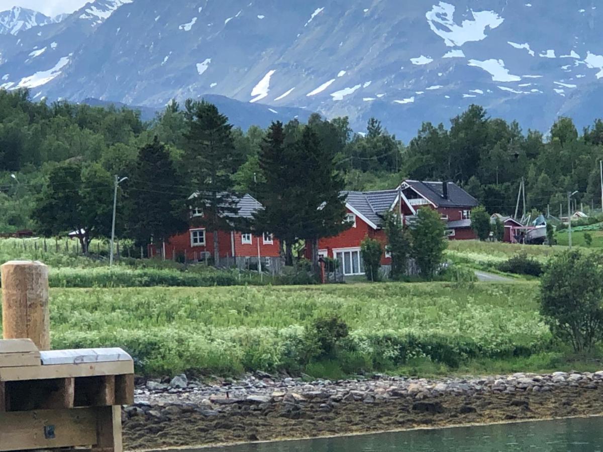 Aaroybukt Guesthouse Aroybukta Eksteriør billede