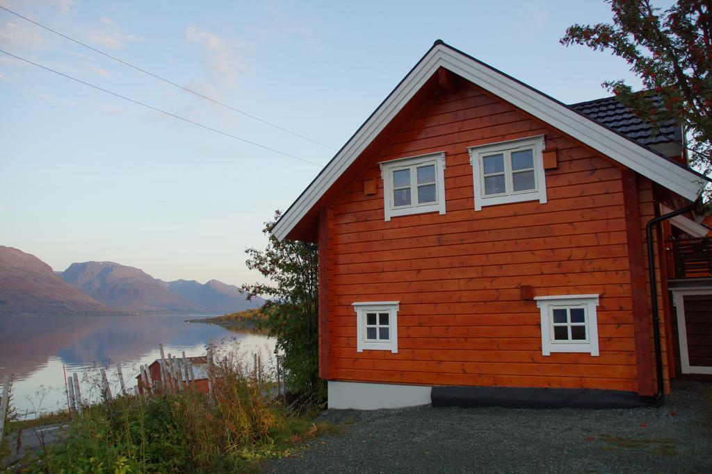 Aaroybukt Guesthouse Aroybukta Eksteriør billede